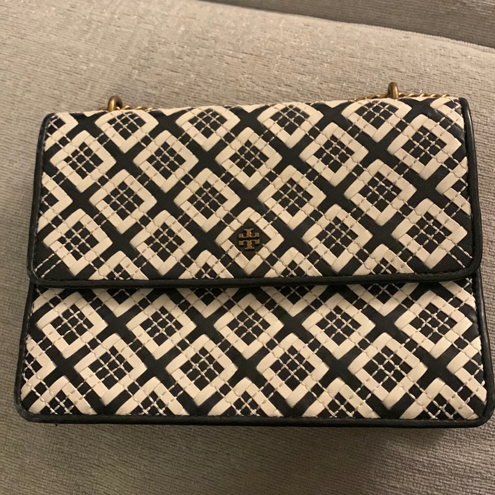 Beautiful Tory Burch cross body bag
